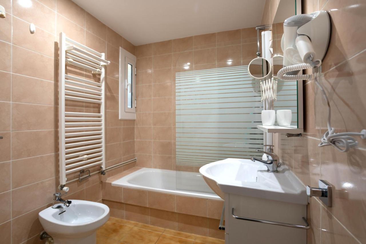 Bonita Casa Adosada Con Jardin Privado Y Piscina Comunitaria 卡莱利亚德帕拉弗鲁赫尔 外观 照片