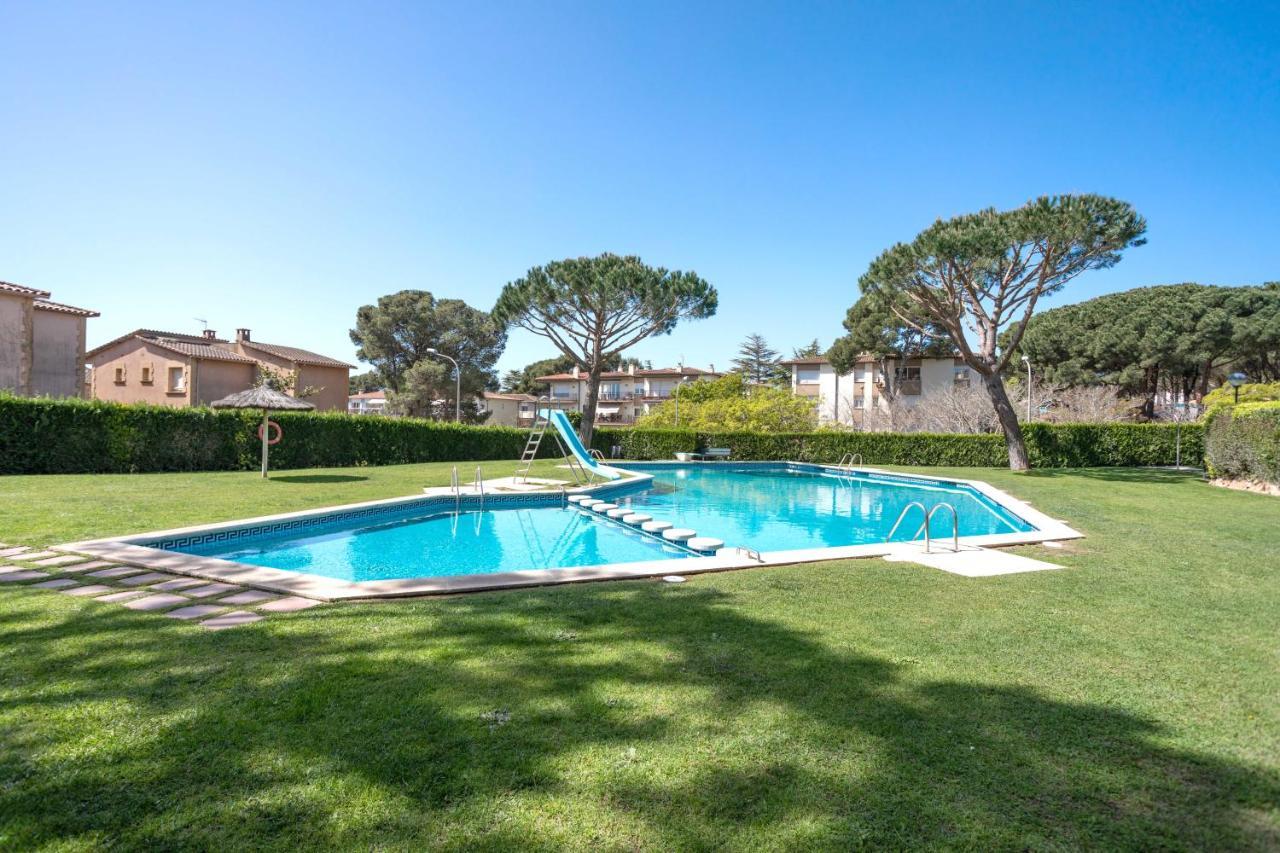Bonita Casa Adosada Con Jardin Privado Y Piscina Comunitaria 卡莱利亚德帕拉弗鲁赫尔 外观 照片